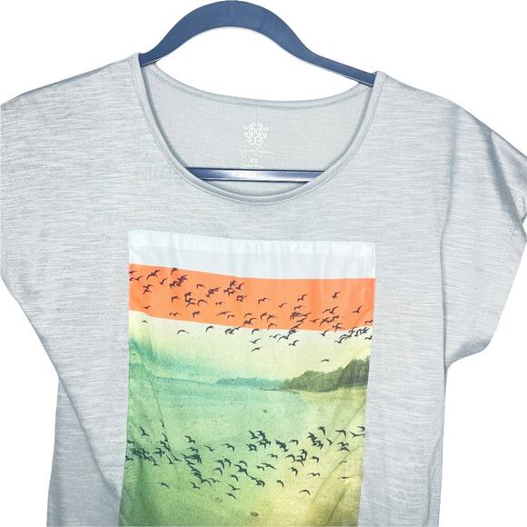Jessica Simpson Short Sleeve Side Tie Blouse Beach Bird Graphic Size XS - Picture 7 of 7